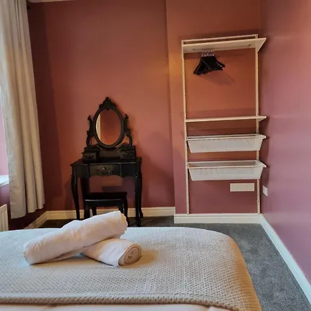 No3 Spacious 1 Bedroom And Sofa Bed In Livingroom